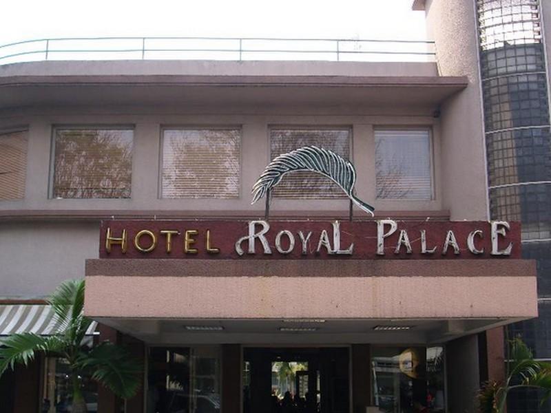 Hotel Royal Palace Bandung Exteriör bild